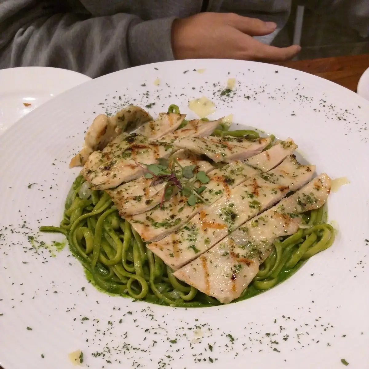 Tallarin Verde Con Salmon
