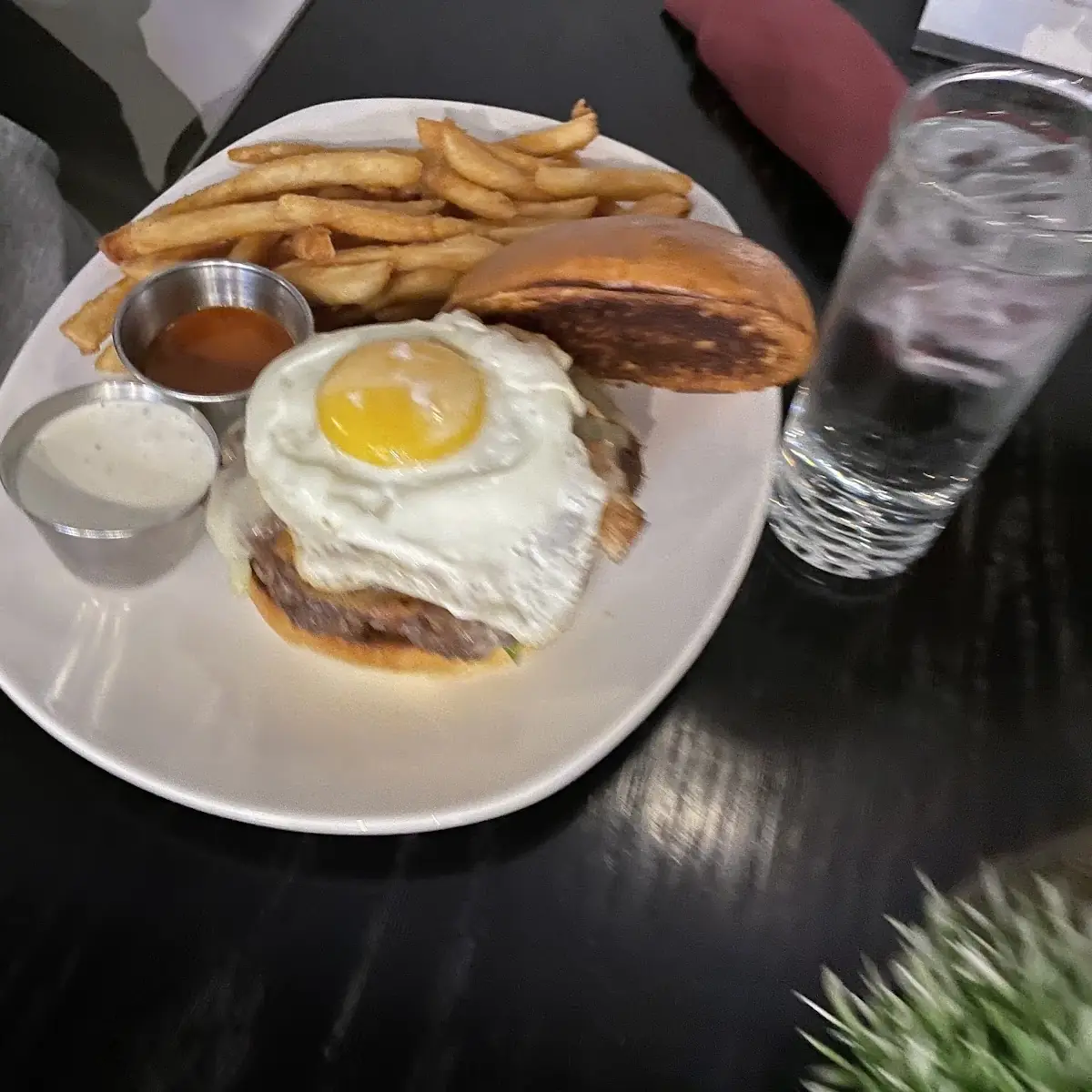 Elliot's Big Burger
