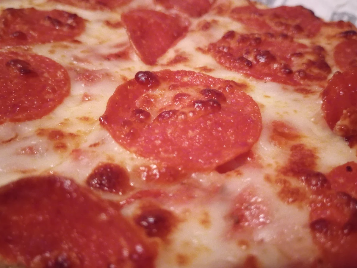 Large Pepperoni Pizza