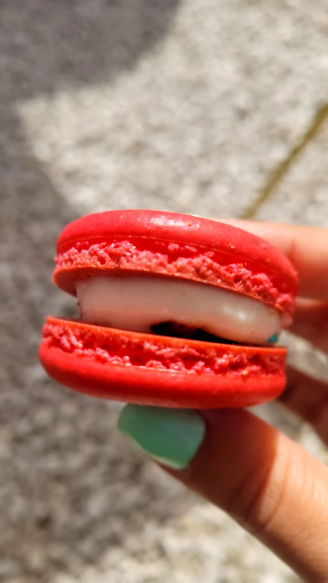 Strawberry Cheesecake Macaron