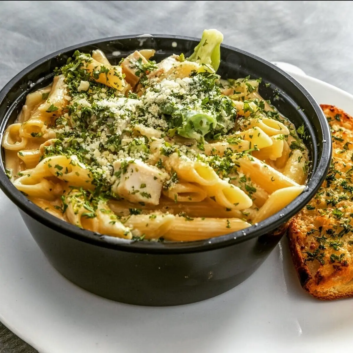 CHICKEN BROCCOLI ALFREDO DINNER