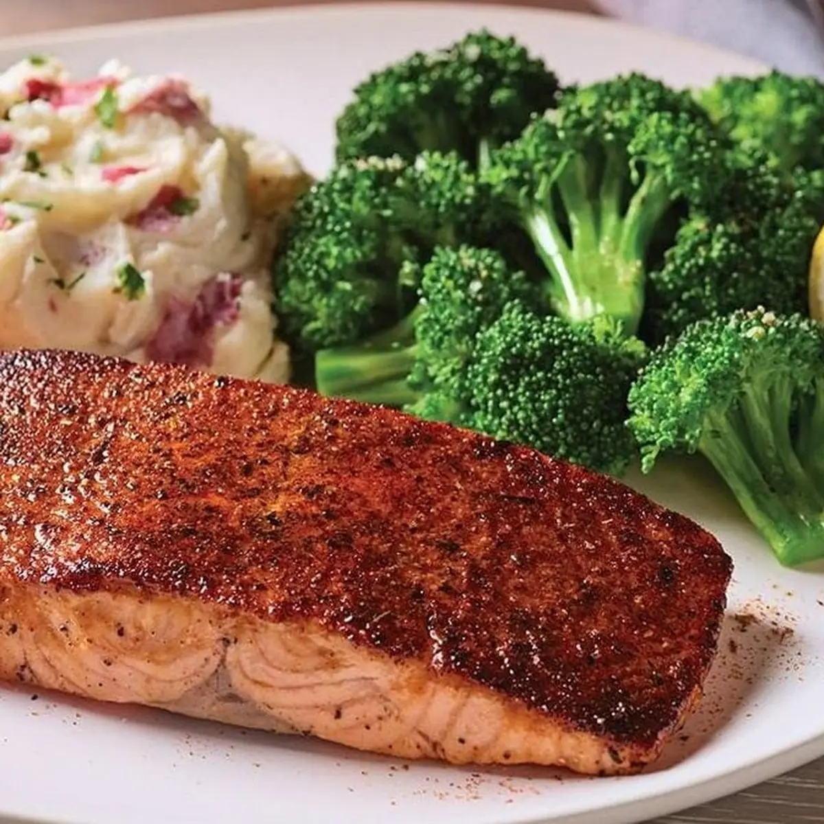 Grilled Salmon with Mashed Potatoes and Broccoli