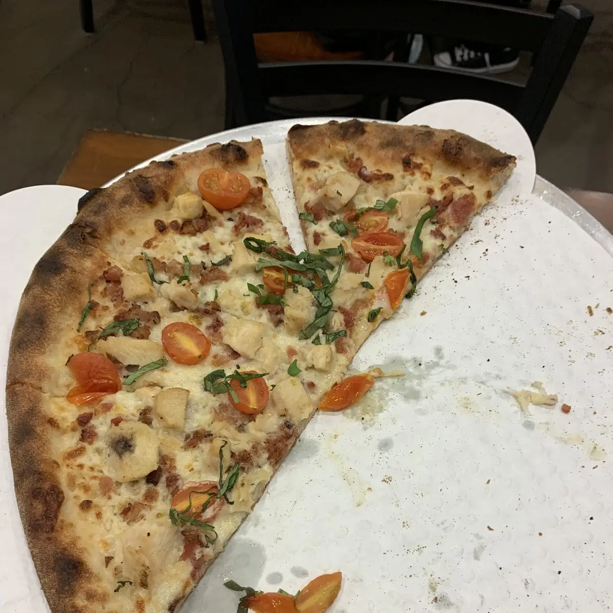 Gilroy Garlic Chicken Pizza