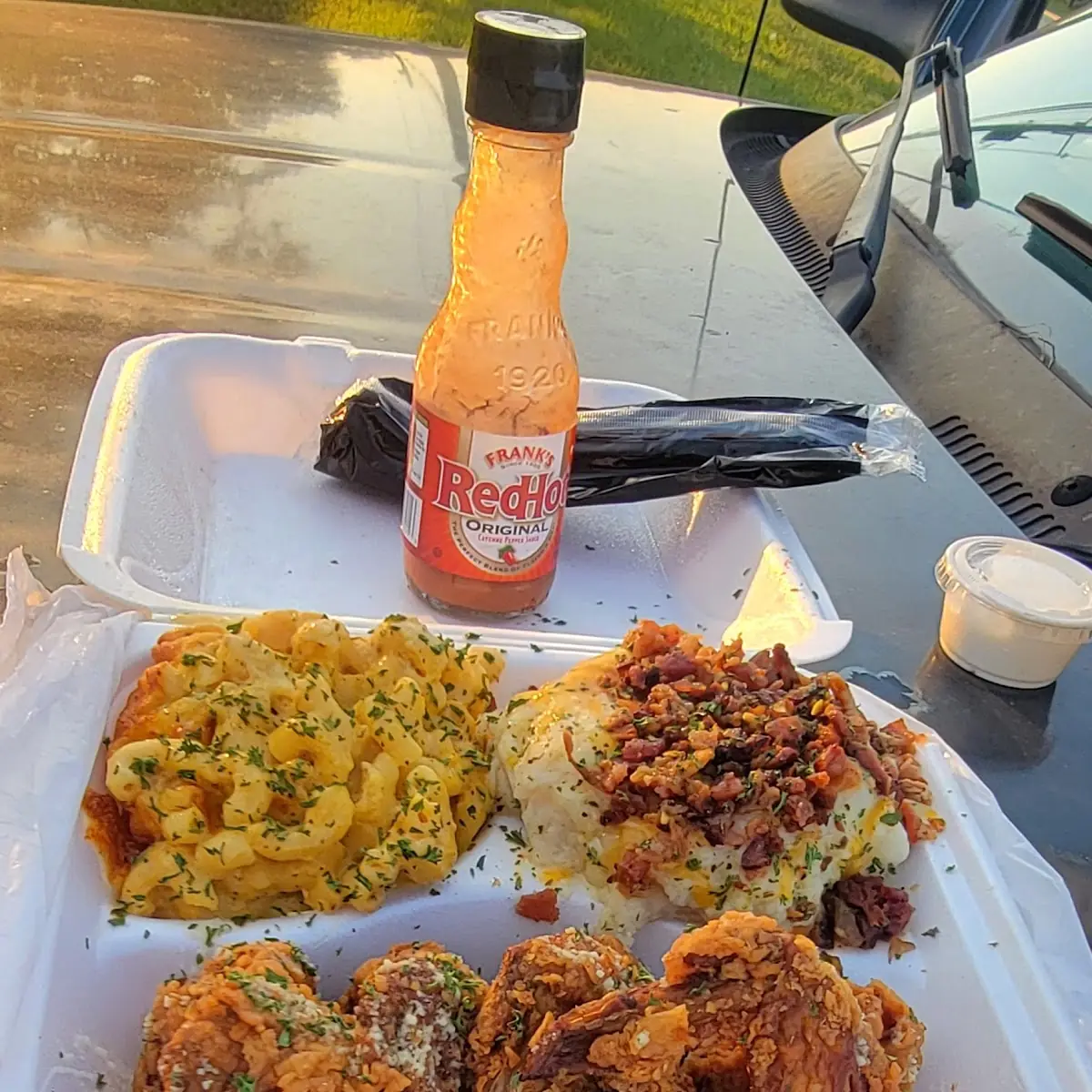 Mac & Cheese 3 Wings & Loaded Mashed Potatoes