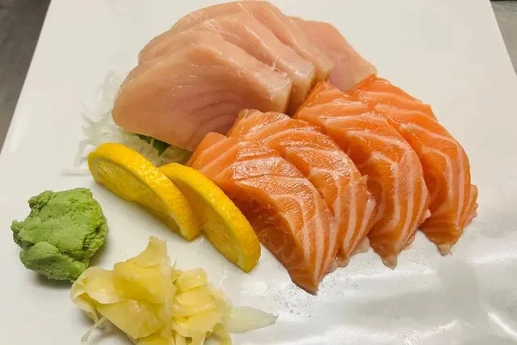 Tuna & Salmon Sashimi 8 Pieces