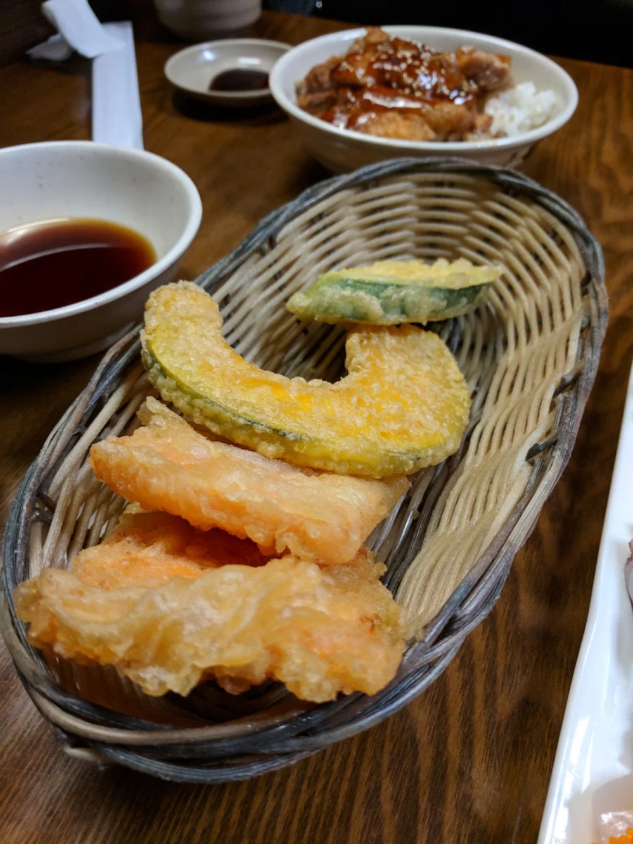 Vegetable Tempura 6 Pieces