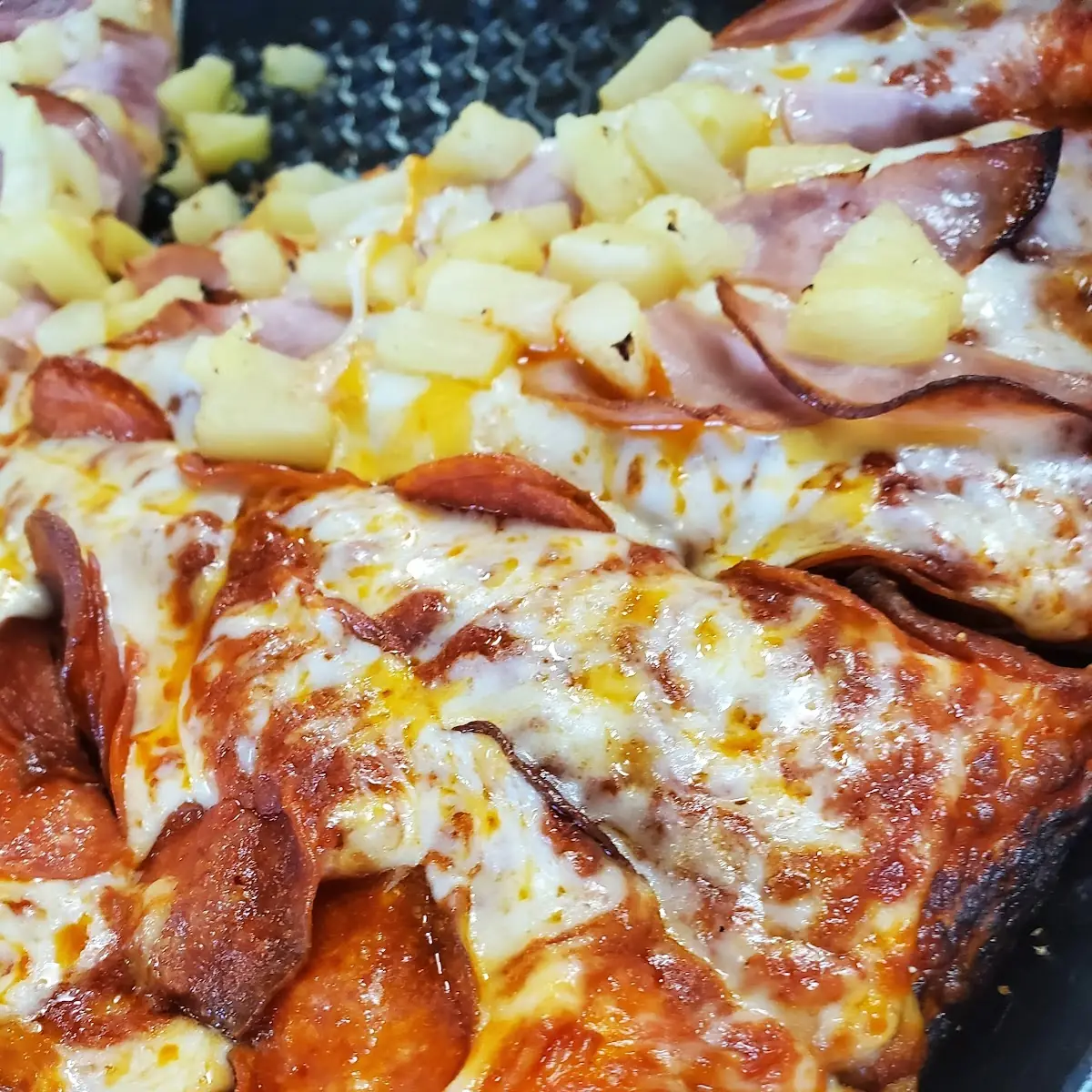 Hawaiian Pizza