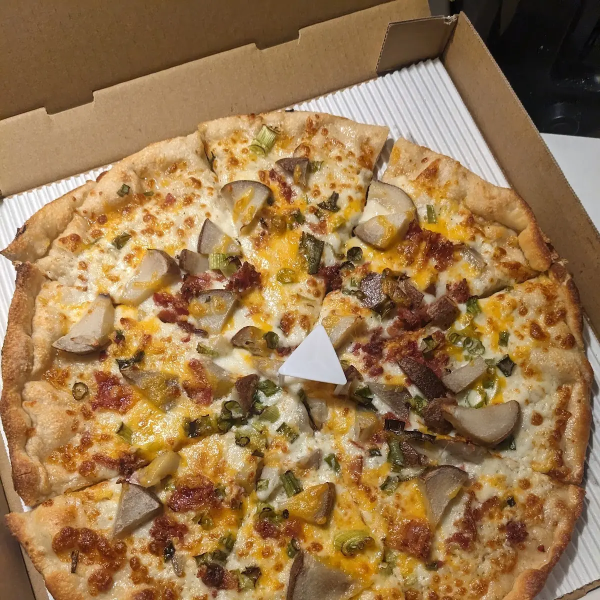 Loaded Baked Potato Pizza