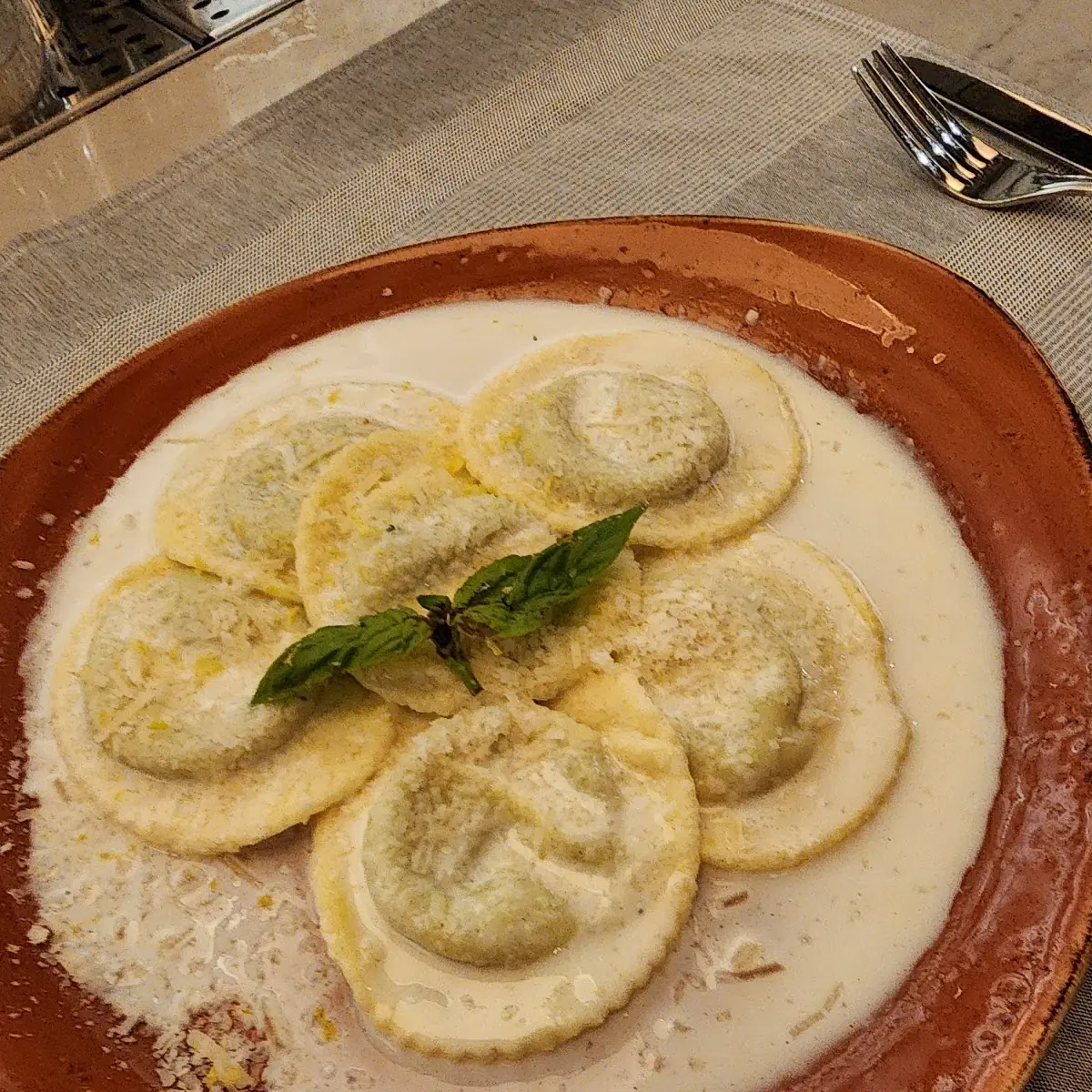 Ravioli with Ricotta Cheese Sauce
