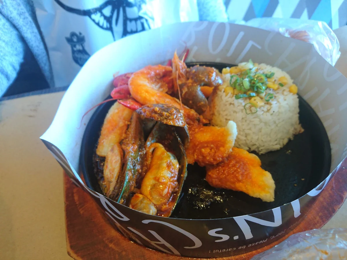 Sizzling Fish Platter, The Captain's Boil