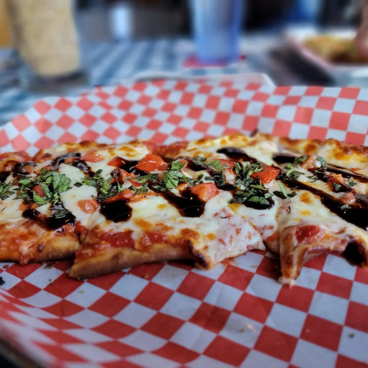 Mac and Cheese Flatbread Pizza