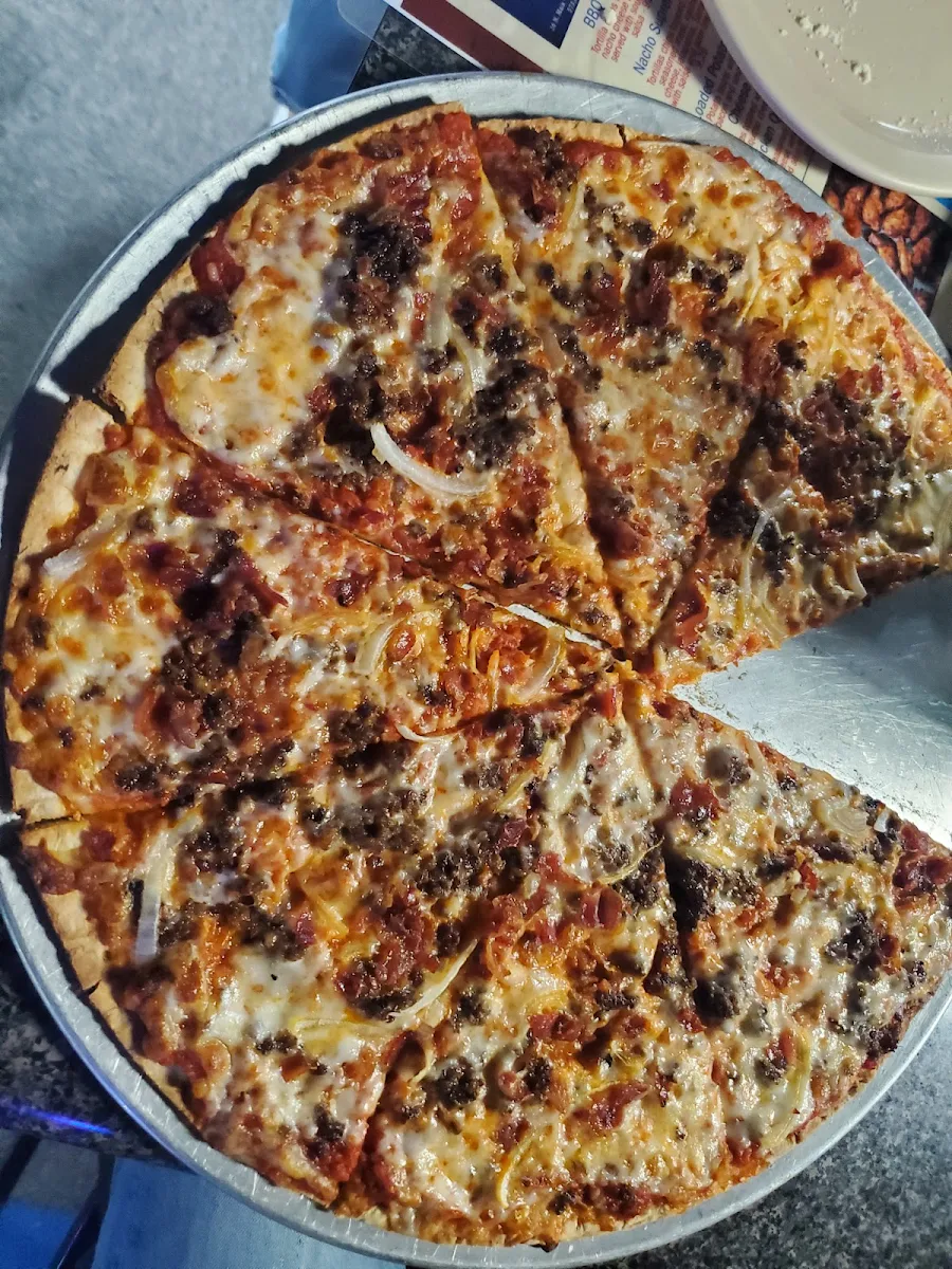 Beef and Onion Pizza