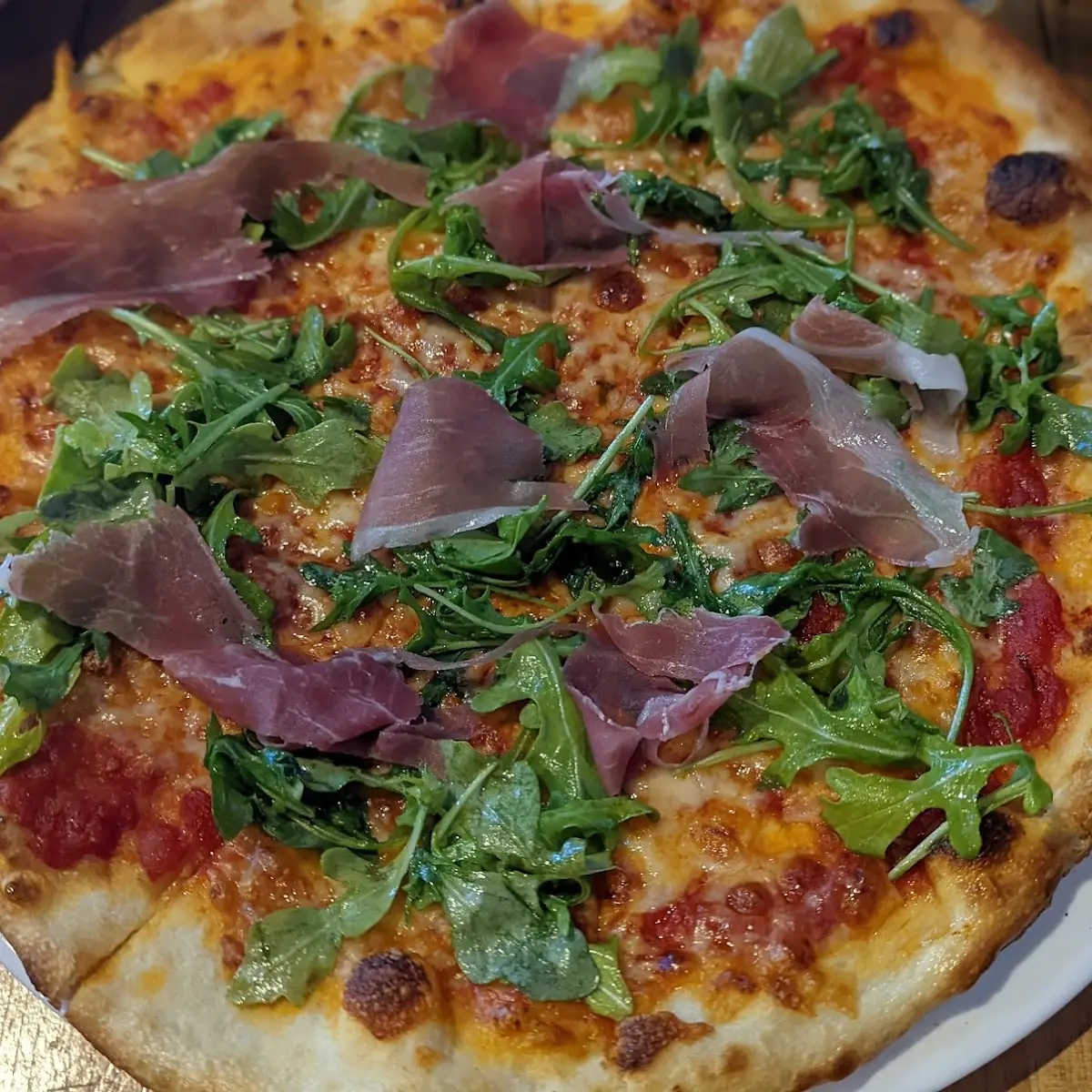 Arugula and Prosciutto Pizza Margherita