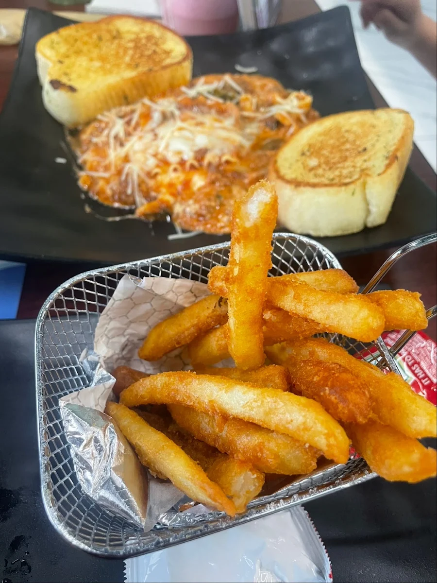 Lasagna and Garlic Bread