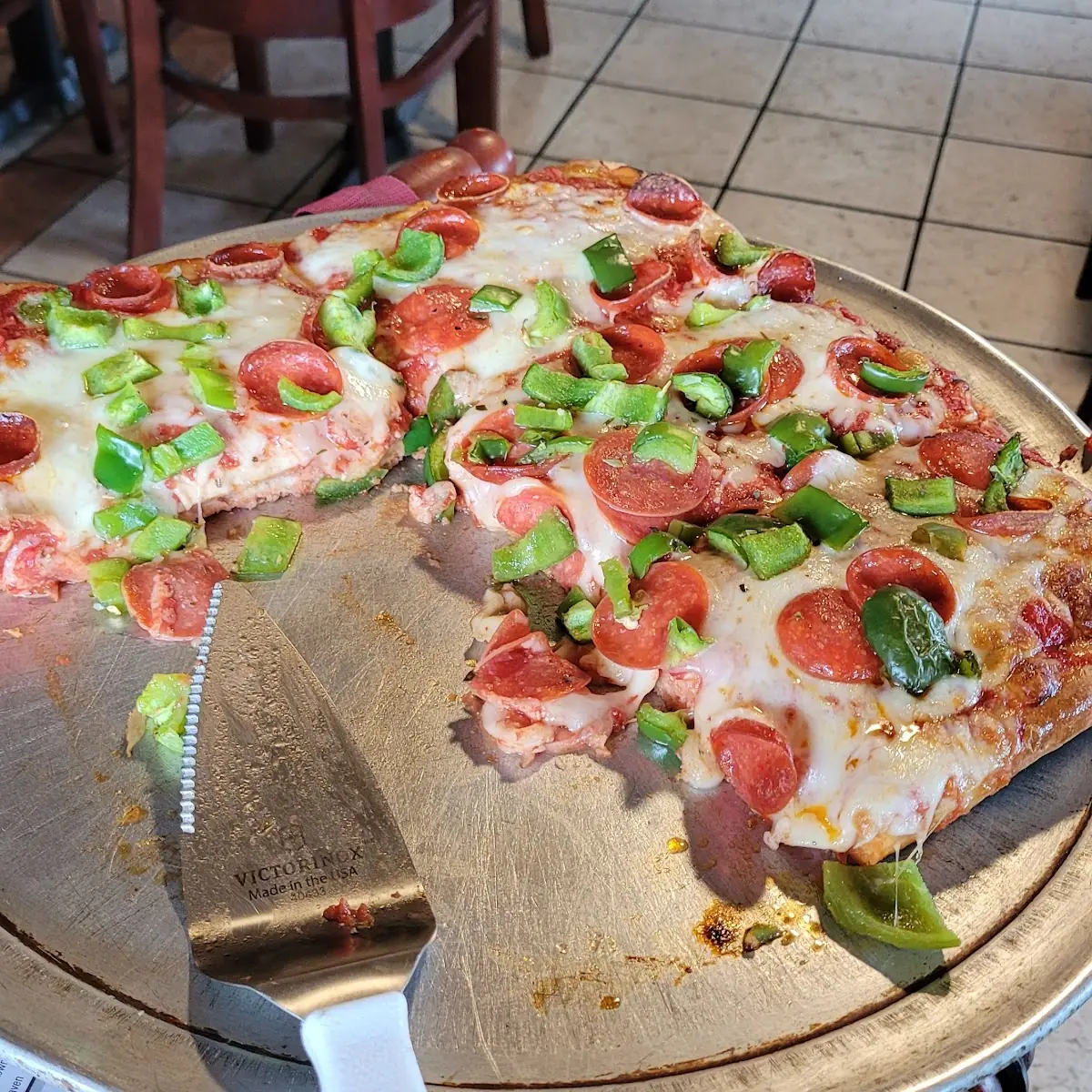 Green Pepper and Pepperoni Pizza