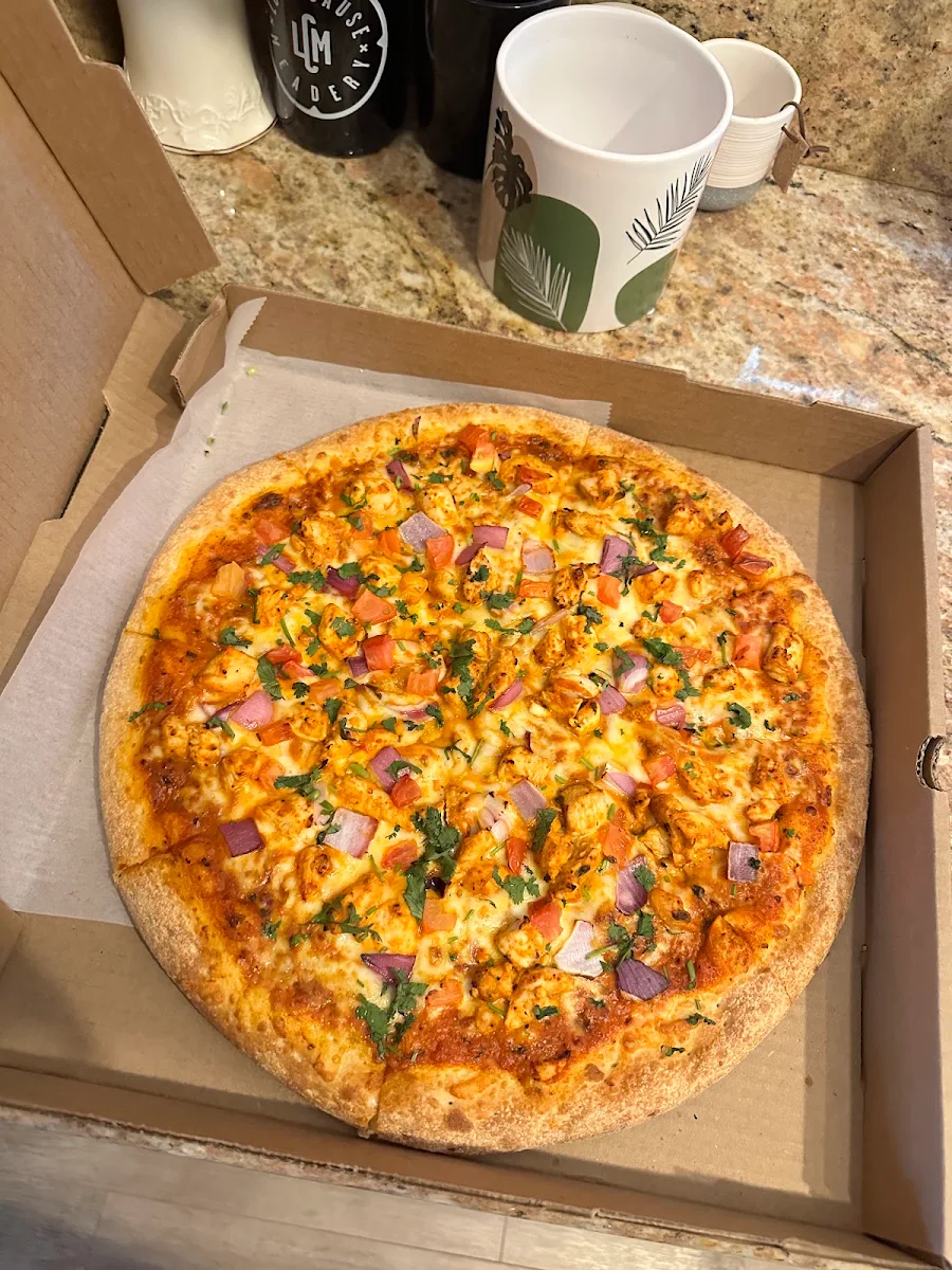 Butter Chicken Pizza Large