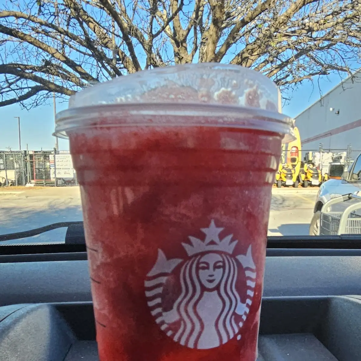 Strawberry Açaí Starbucks Refreshers Beverage