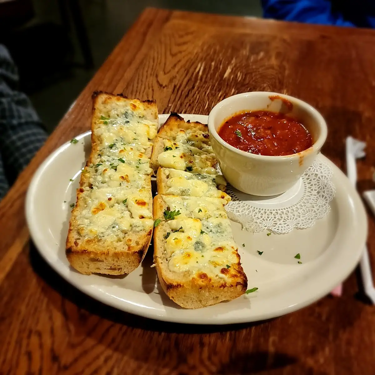 Gorgonzola Garlic Bread