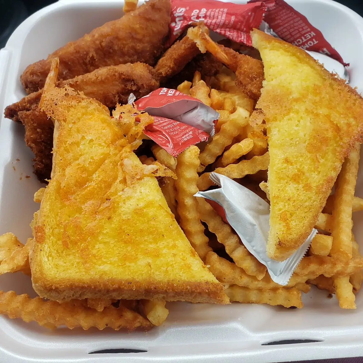 Cod & Shrimp Combo w Fries and Garlic Bread