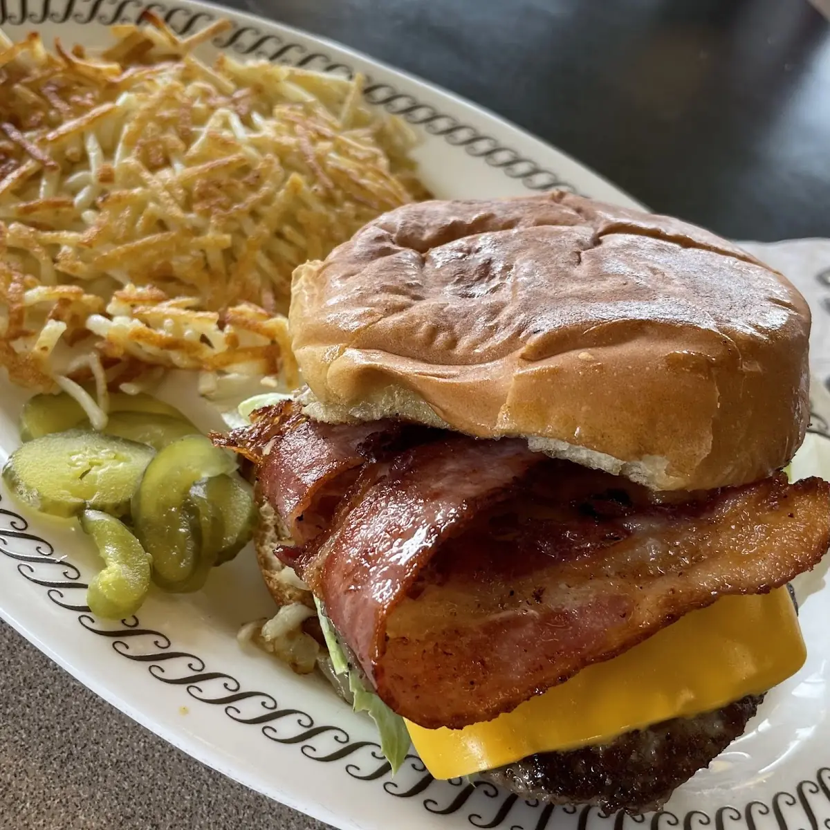 Bacon Angus Cheeseburger Deluxe Plate