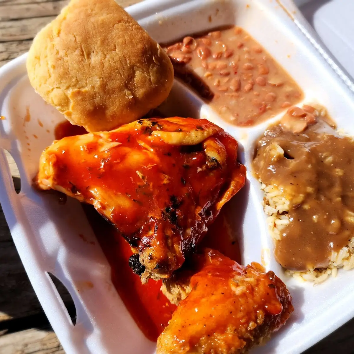 3 Wings with Biscuit