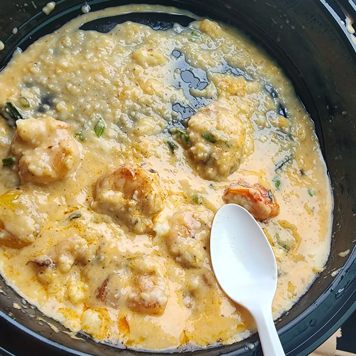 Jumbo Smothered Chicken & Biscuits