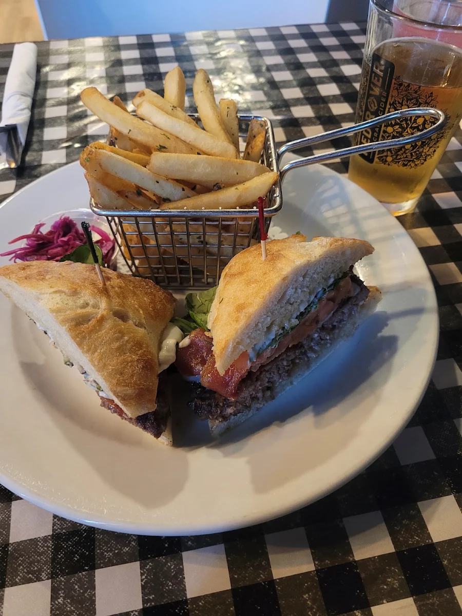 Eatery Burger, Claudine's Eatery