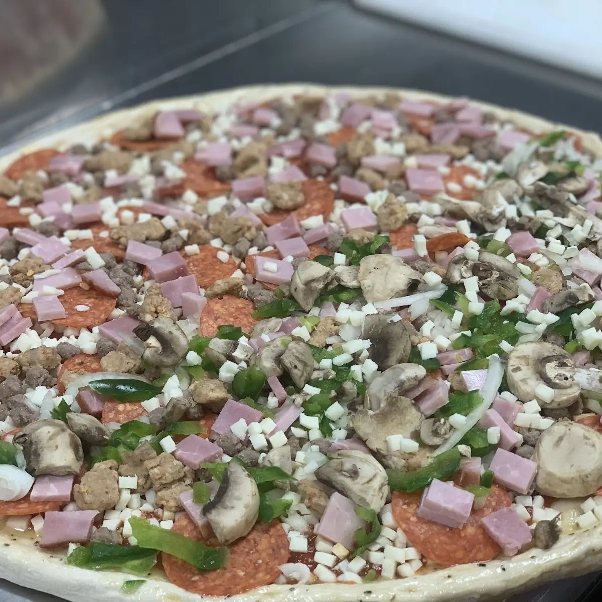 Supreme Pizza Haf Meat Lover