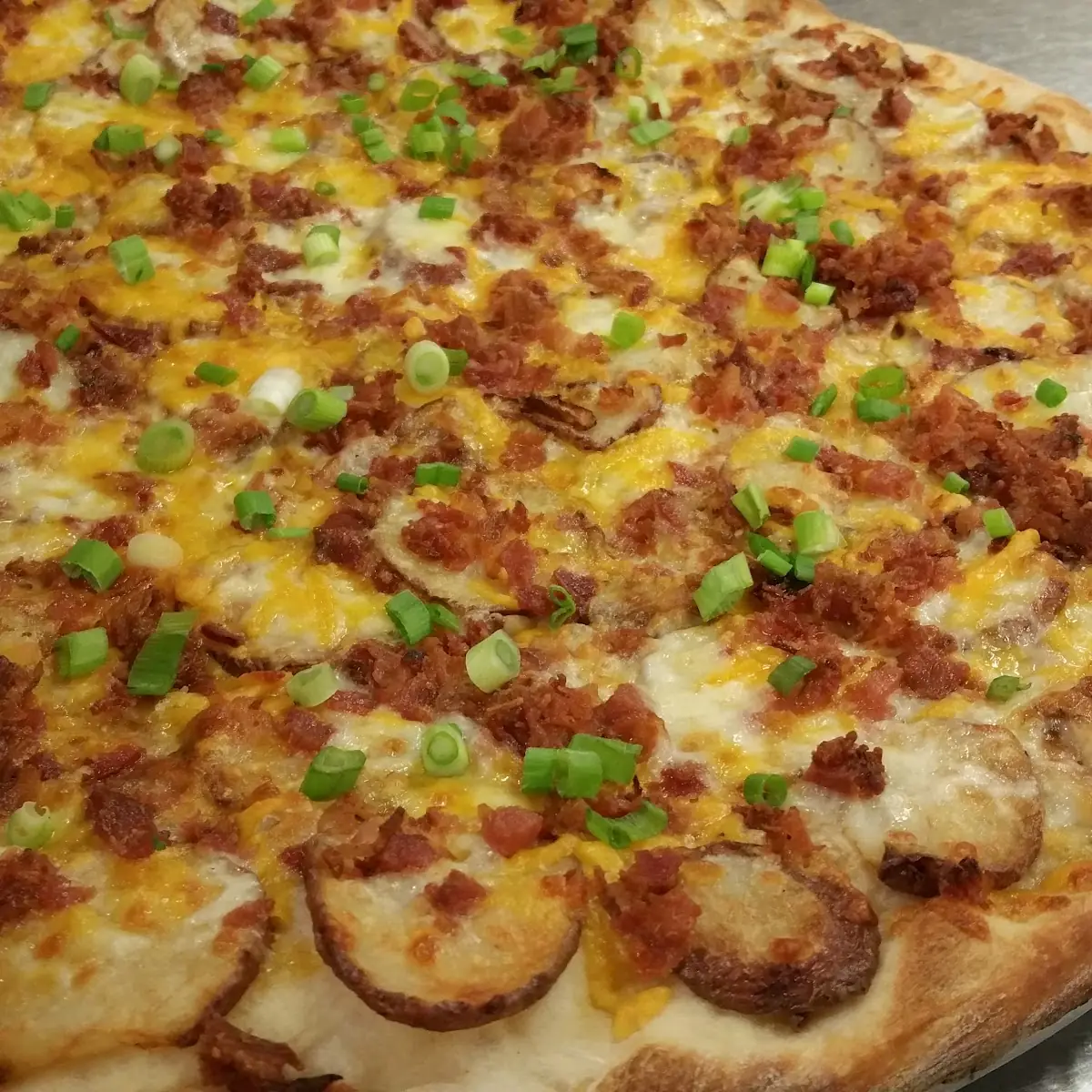 Pulled Pork Mac and Cheese Pizza