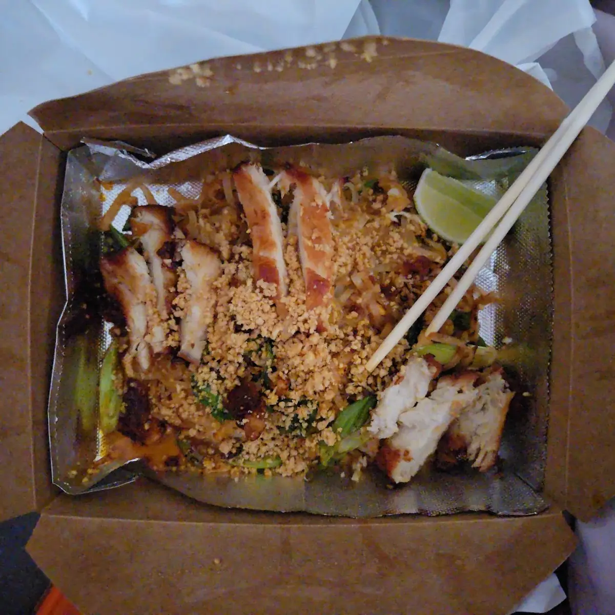Crispy Chicken Pad Thai