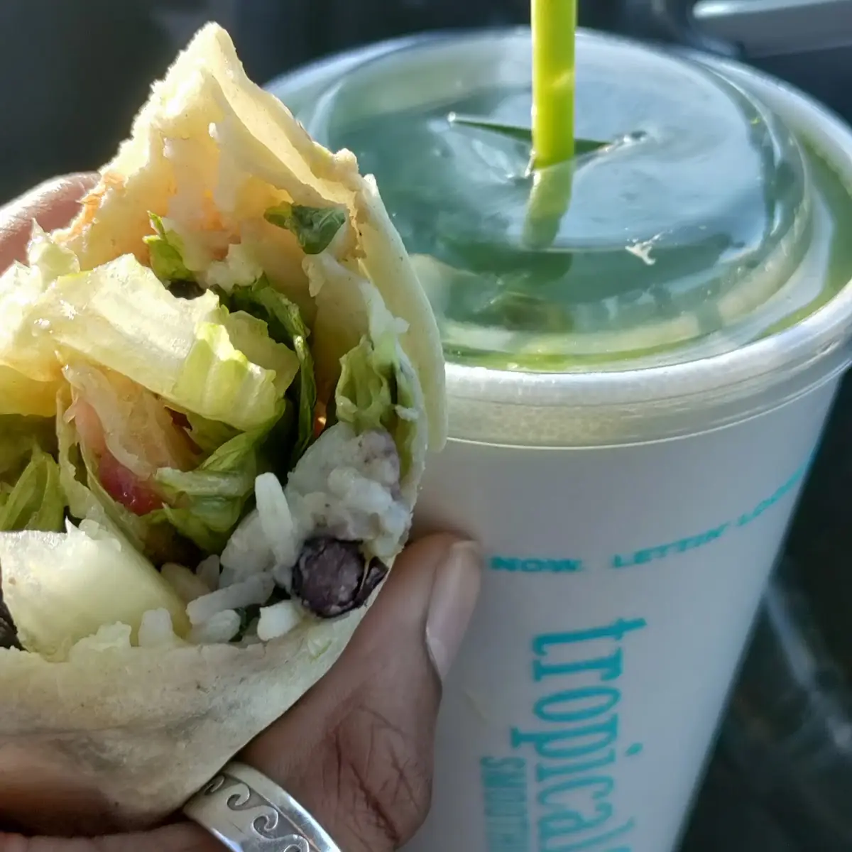 Hummus Wrap Combo w Avocalada Smoothie