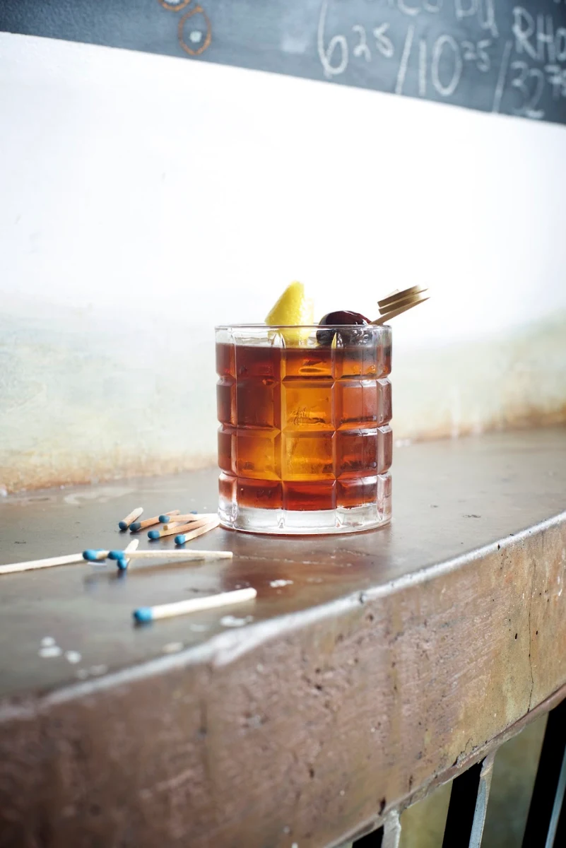 Whiskey Daisy, The Moonroom