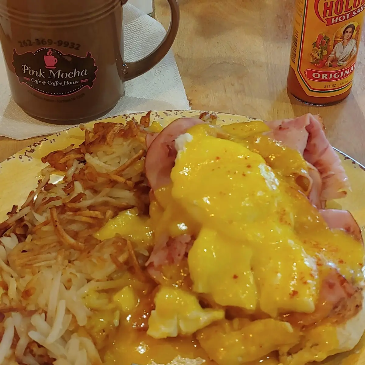 Eggs Benedict with Hashbrowns