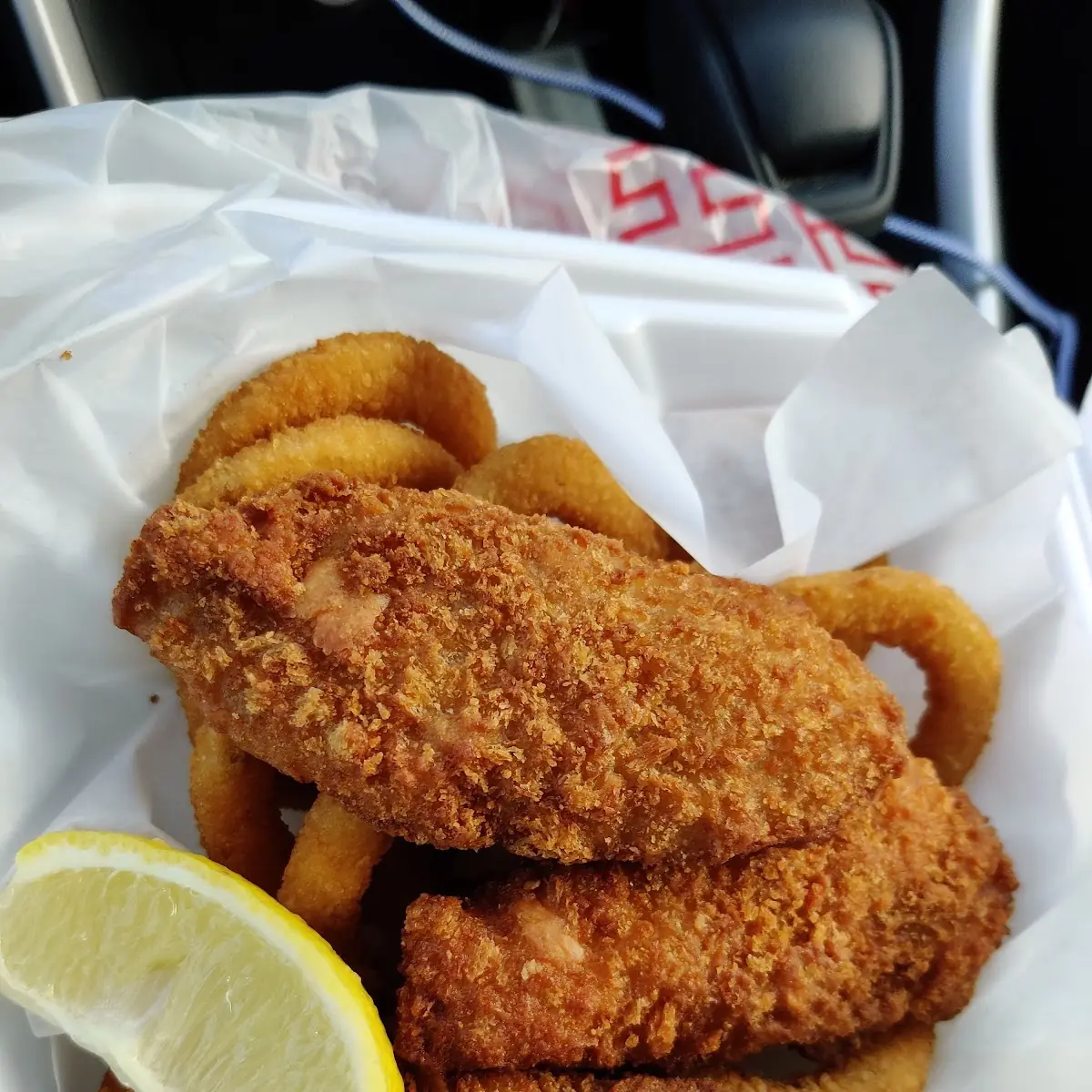 Fried Fish& Onion Ring Basket