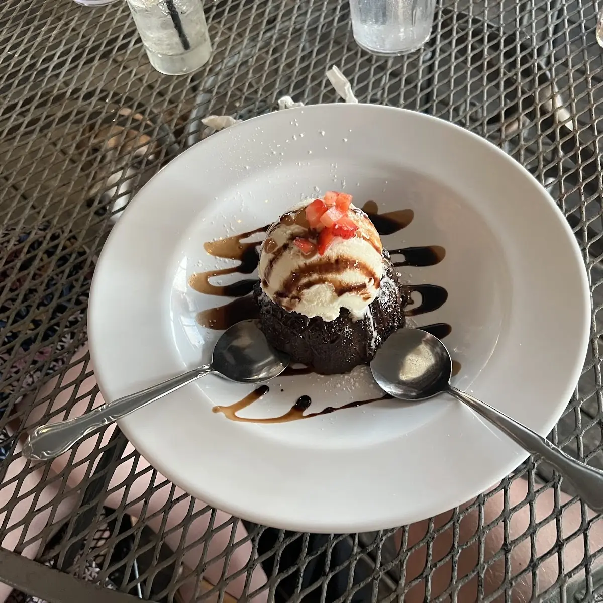 Crab and Shrimp Cake Benedict