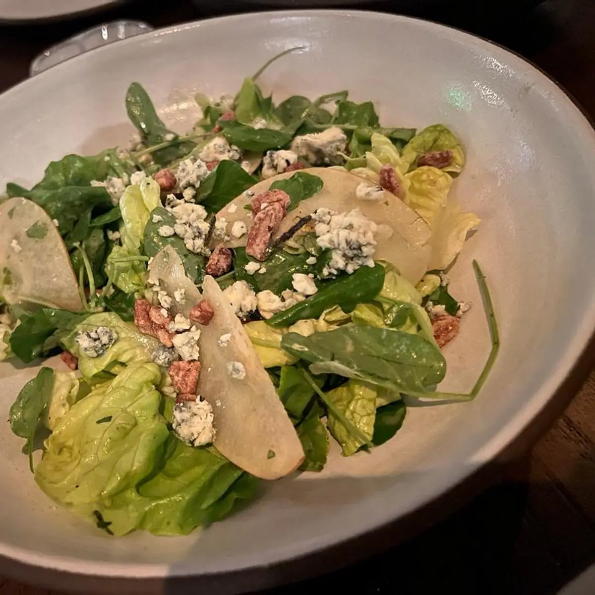 Asian Pear & Mixed Greens