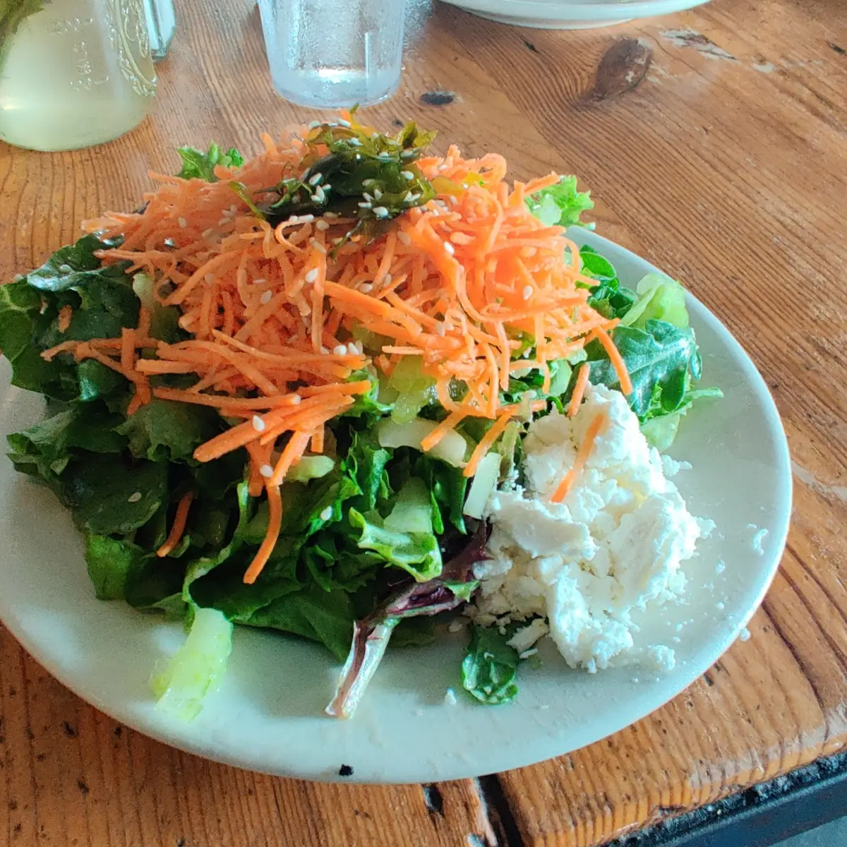 Organic Salad with Goat Cheese