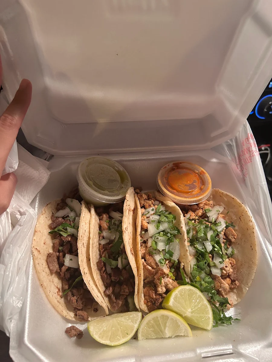 Tacos De Asada Y Pollo Asado