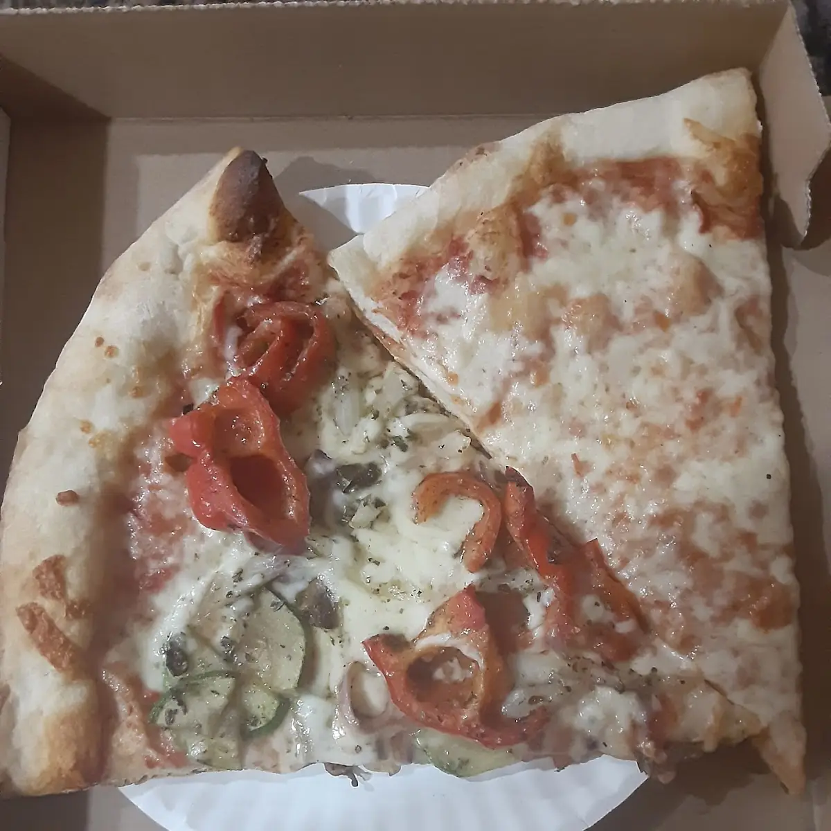 Veggie and Plain Cheese Pizza Slice