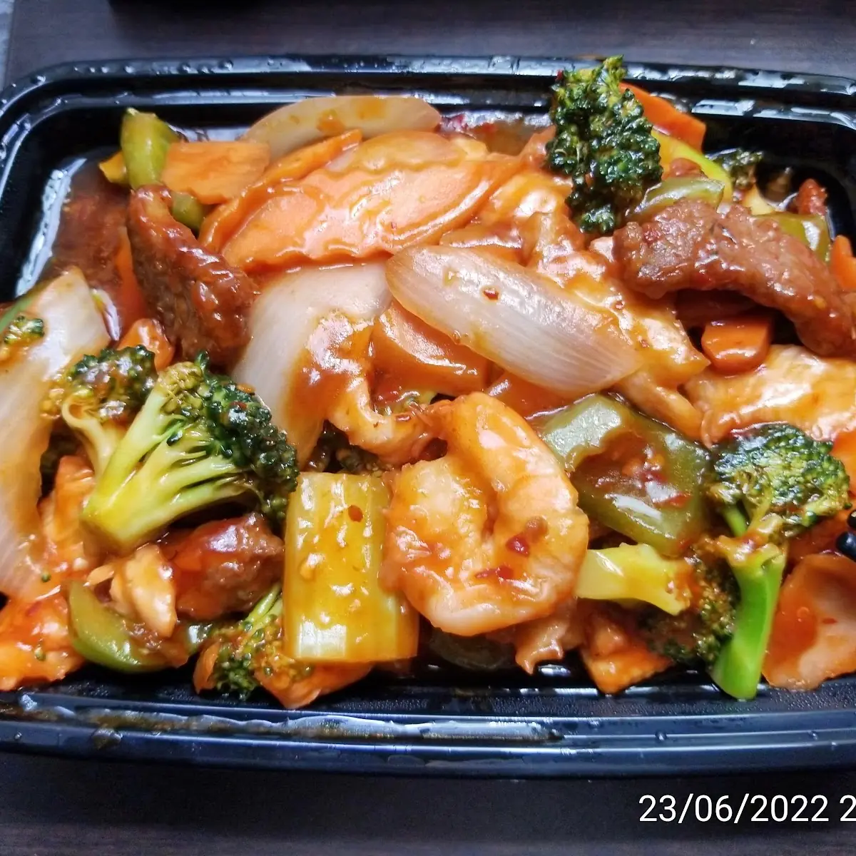 Triple Delight with Spicy Garlic Sauce