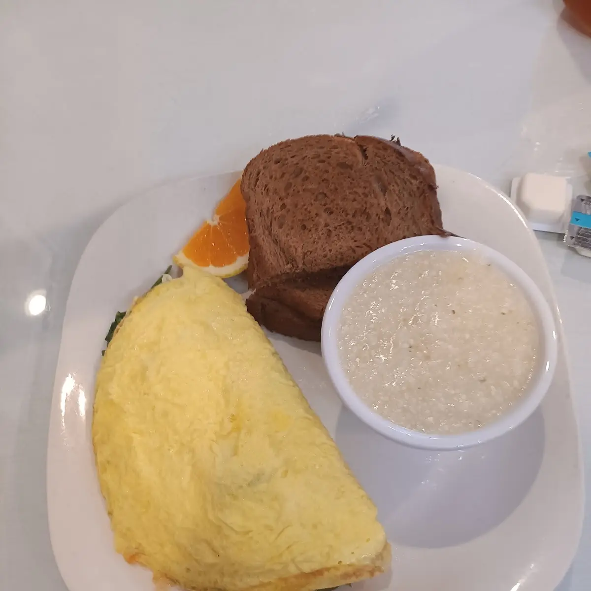 Veggie Omelette and Grits
