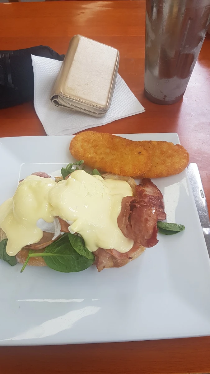 Egg Benedict, KT Bee | Queanbeyan Cafe