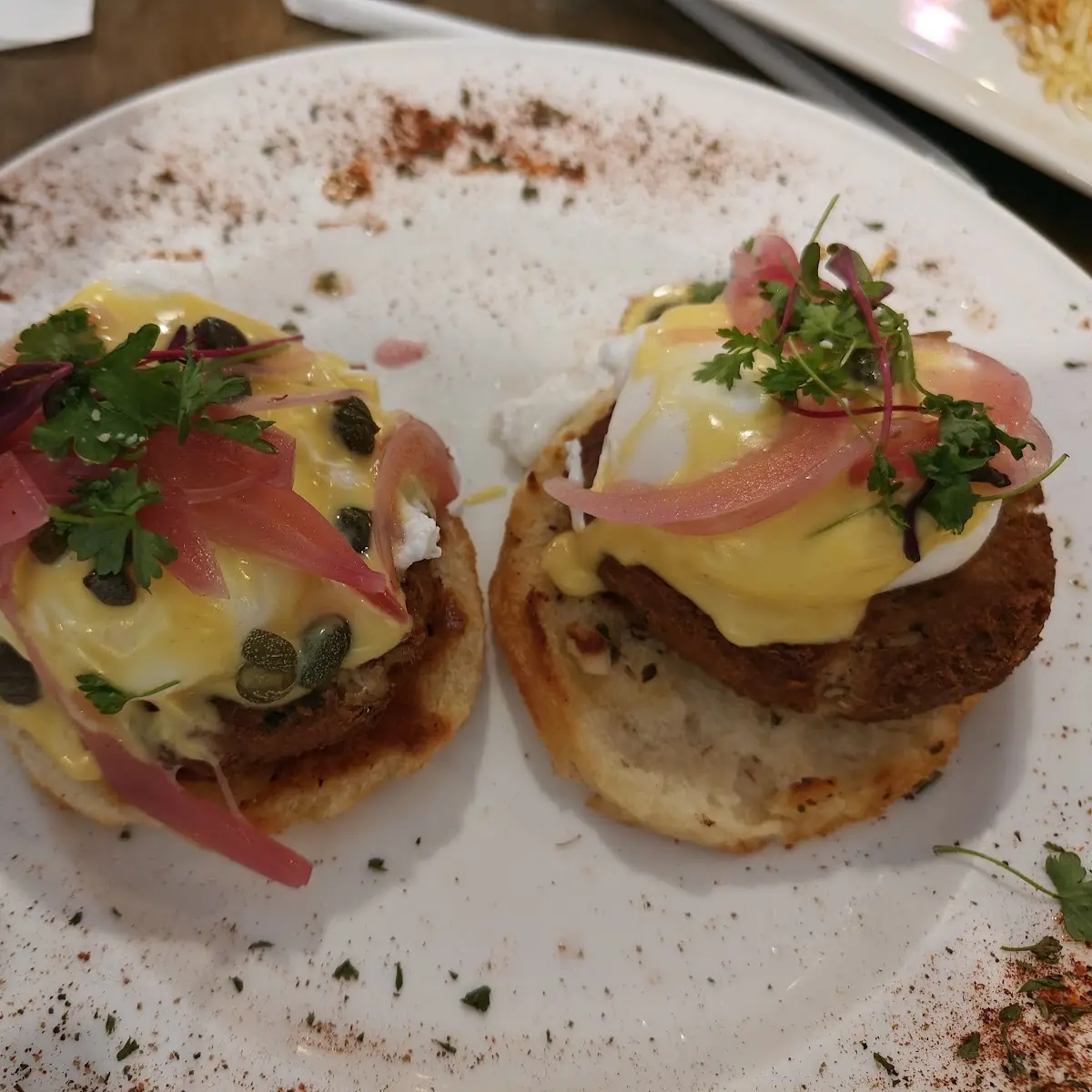 Crab Cakes Benedict