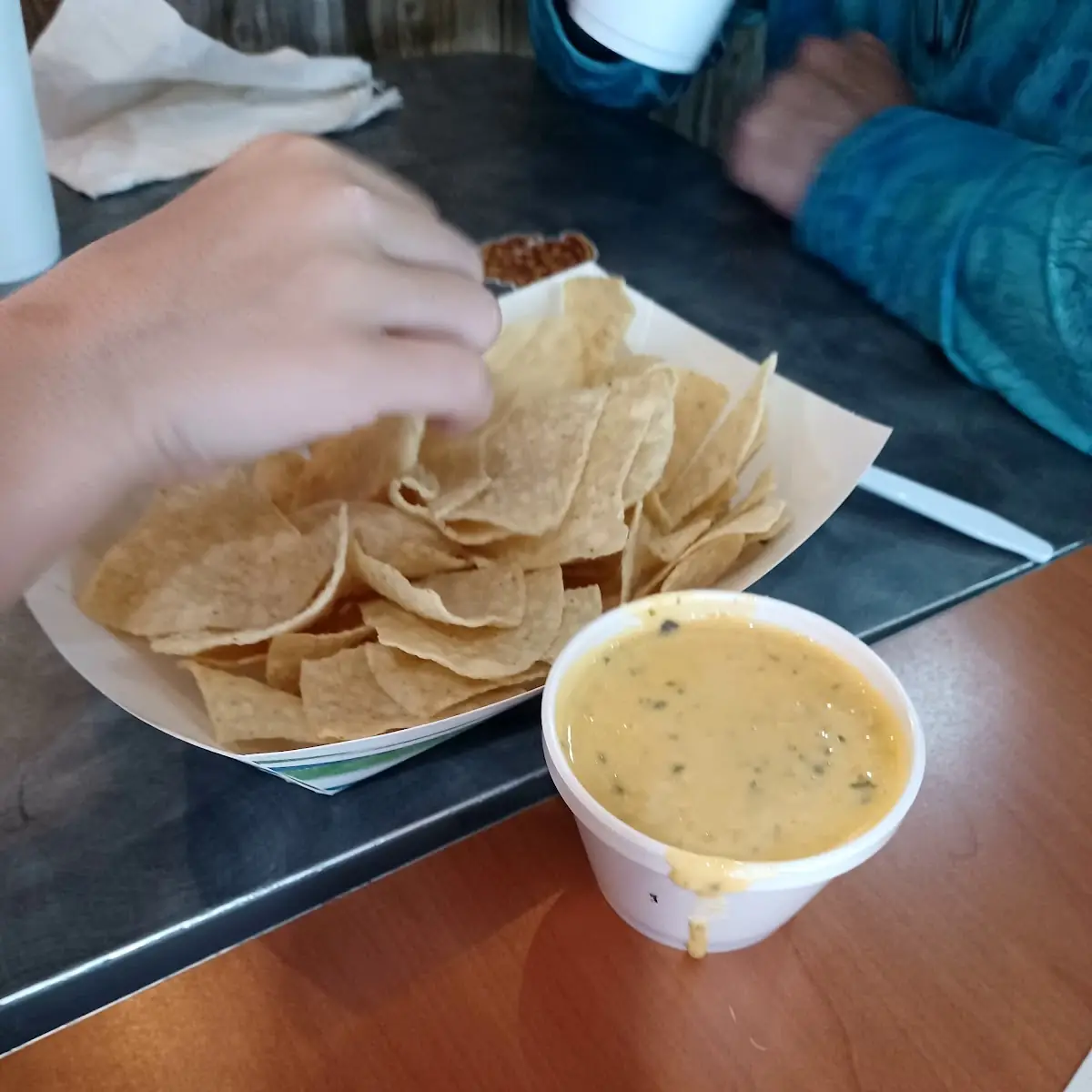 Queso & Chips