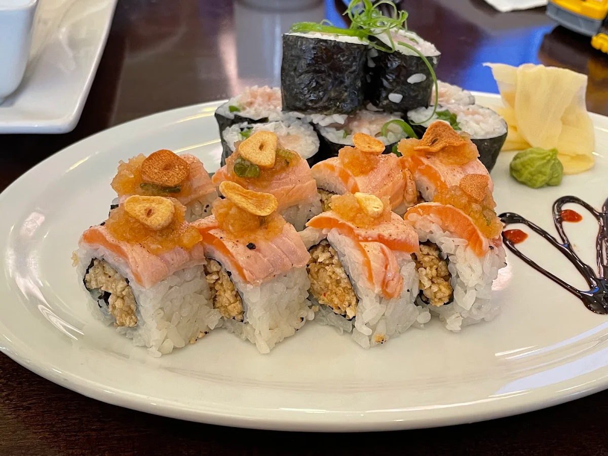 Crunchy Salmon Roll