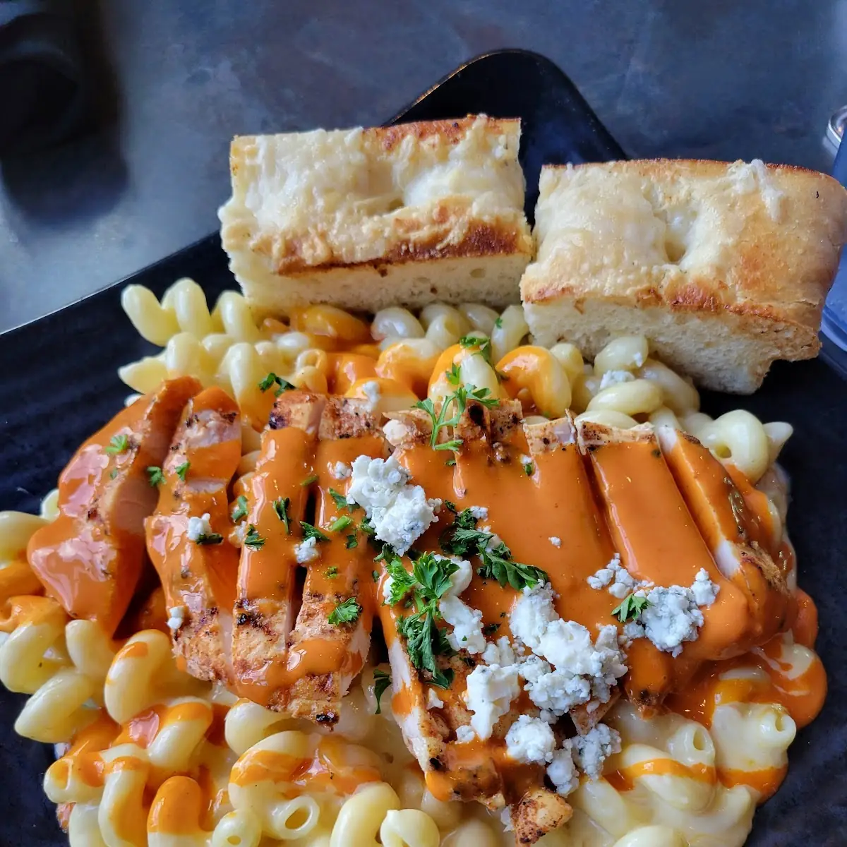 Pub Buffalo Mac & Cheese