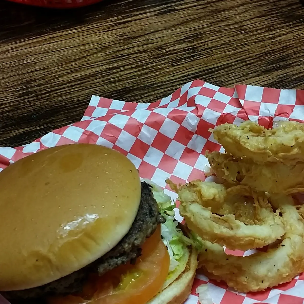 Hamburger with Onion Rings