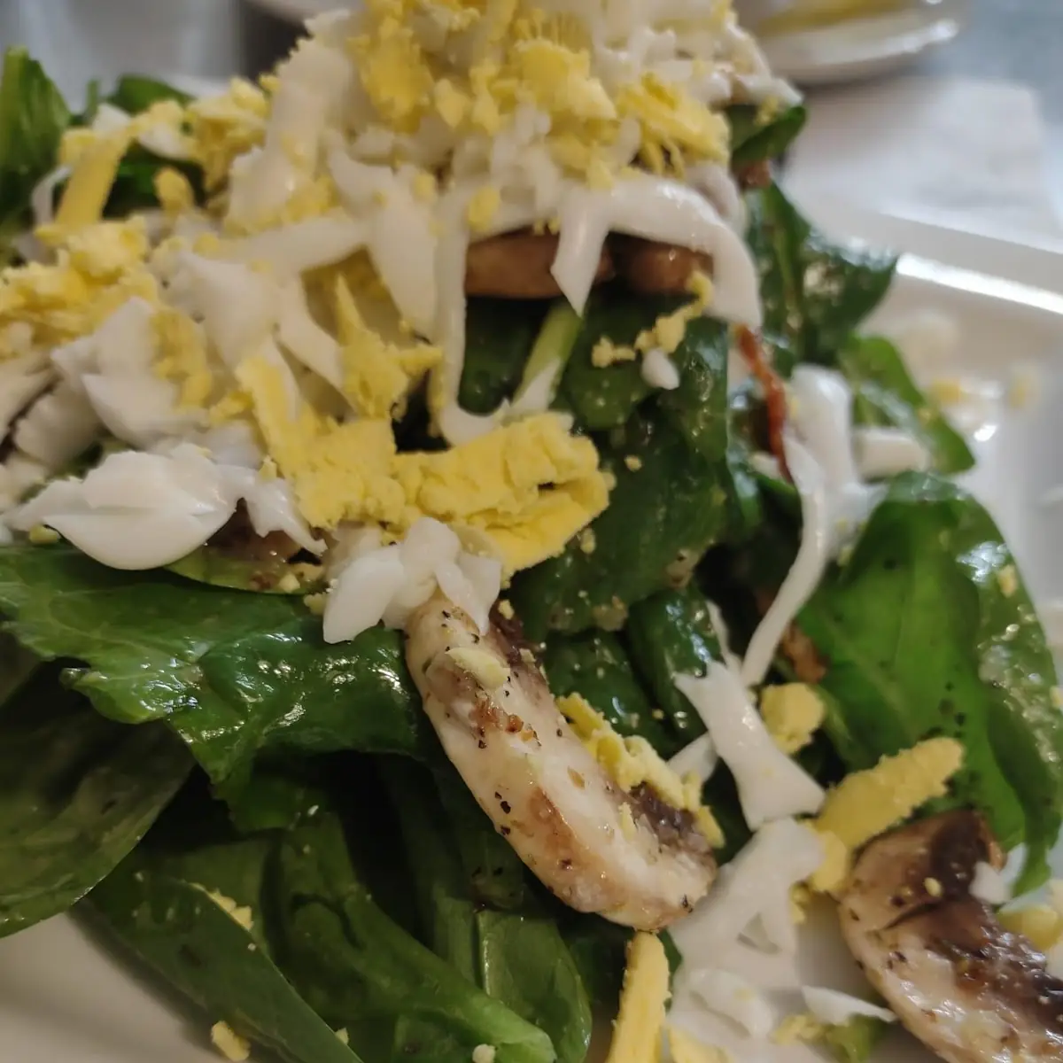 Classic Spinach Salad
