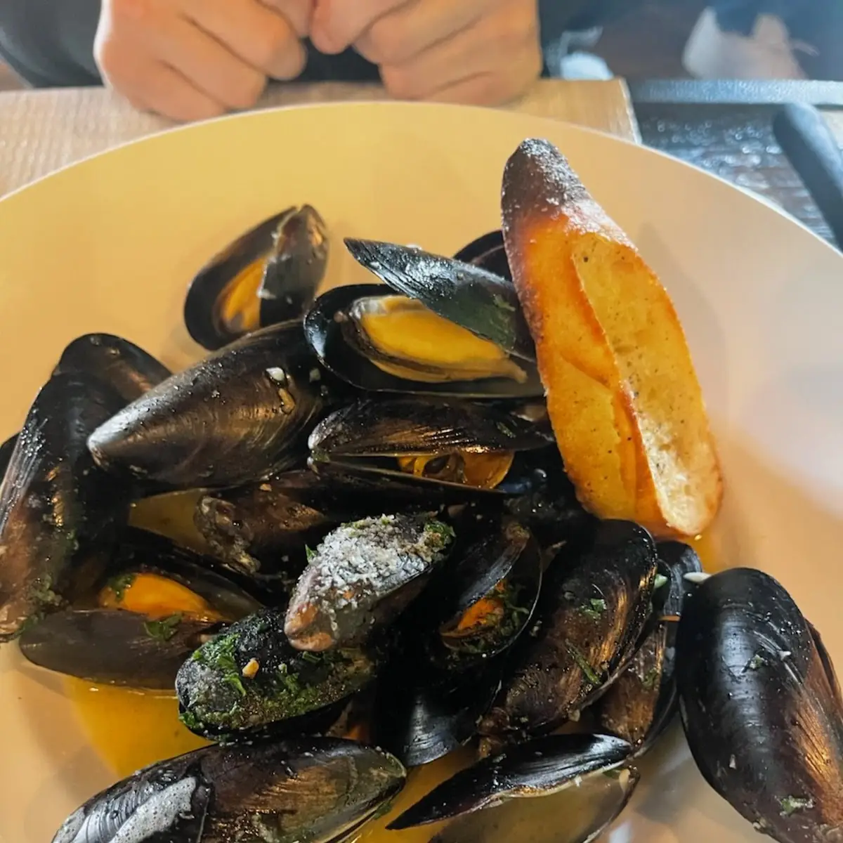 Mussels Wine Sauce