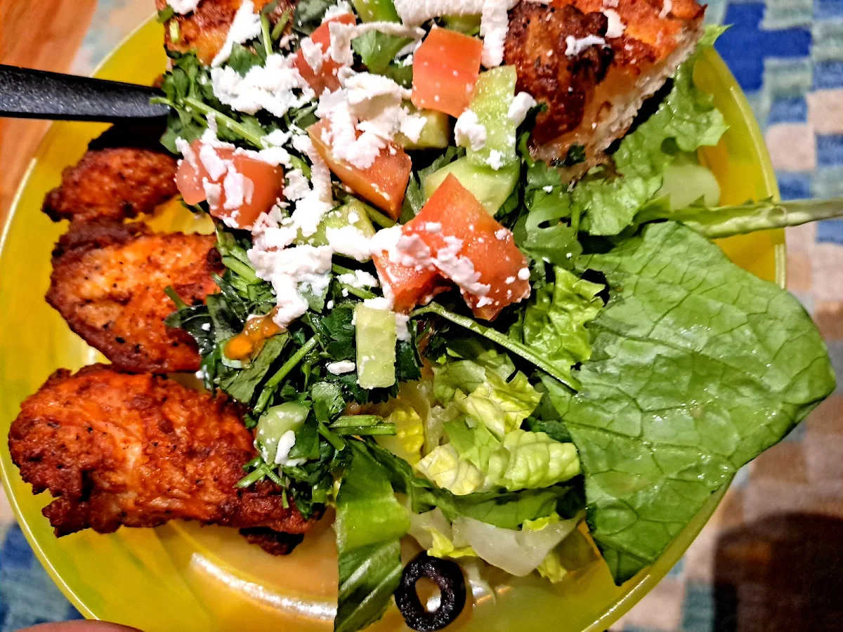 Buffalo Wings & Garden Salad